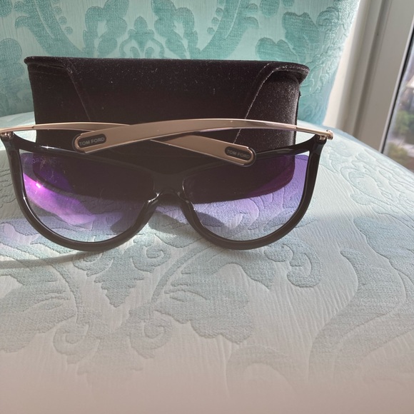 TOM FORD SUNGLASSES!! - Picture 2 of 6